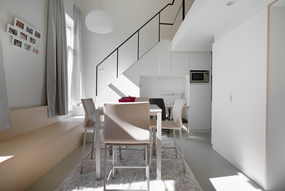DE BOND Studio Mezzanine